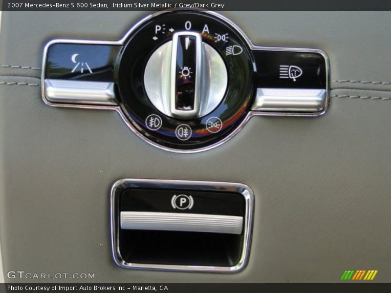 Controls of 2007 S 600 Sedan