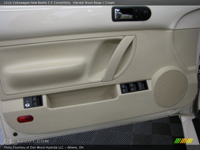 Harvest Moon Beige / Cream 2010 Volkswagen New Beetle 2.5 Convertible