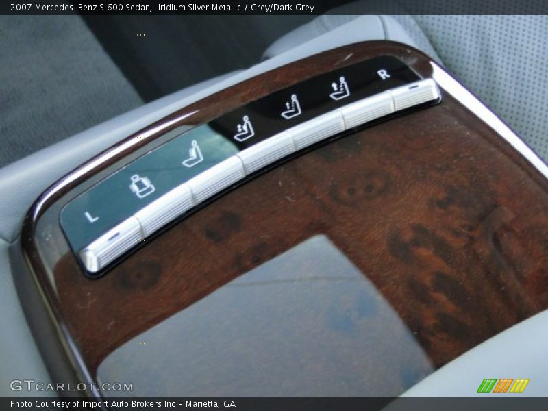 Controls of 2007 S 600 Sedan