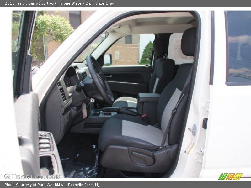 Stone White / Dark Slate Gray 2010 Jeep Liberty Sport 4x4