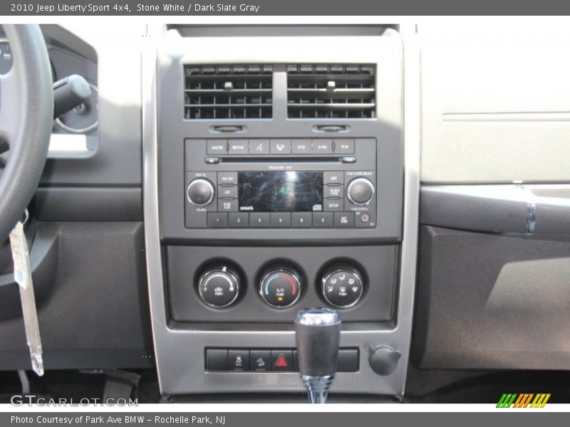 Stone White / Dark Slate Gray 2010 Jeep Liberty Sport 4x4