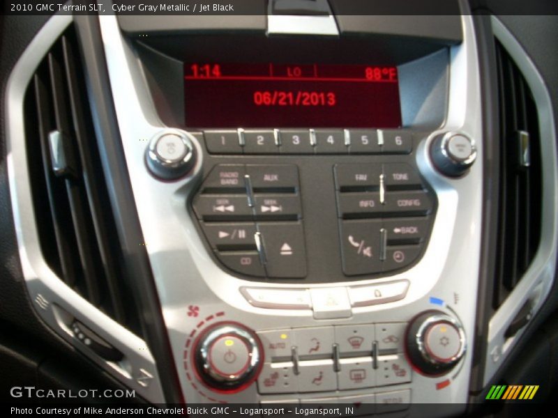 Cyber Gray Metallic / Jet Black 2010 GMC Terrain SLT