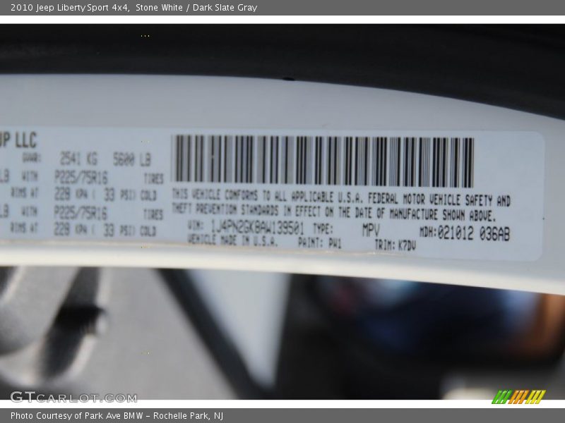 Stone White / Dark Slate Gray 2010 Jeep Liberty Sport 4x4