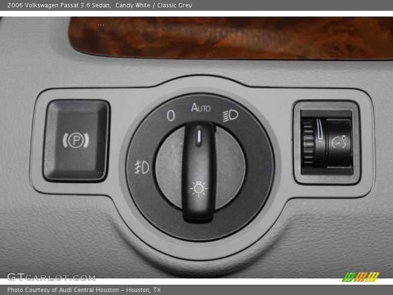 Candy White / Classic Grey 2006 Volkswagen Passat 3.6 Sedan