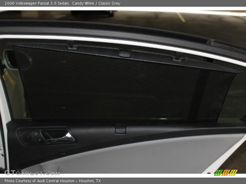 Candy White / Classic Grey 2006 Volkswagen Passat 3.6 Sedan