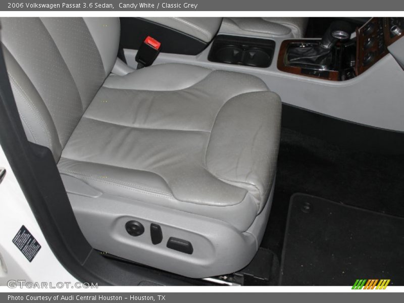 Candy White / Classic Grey 2006 Volkswagen Passat 3.6 Sedan
