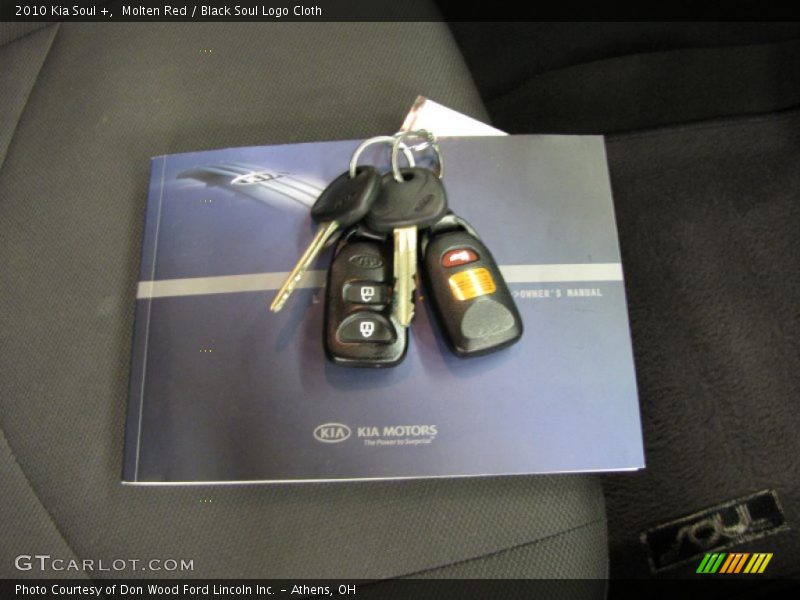 Molten Red / Black Soul Logo Cloth 2010 Kia Soul +