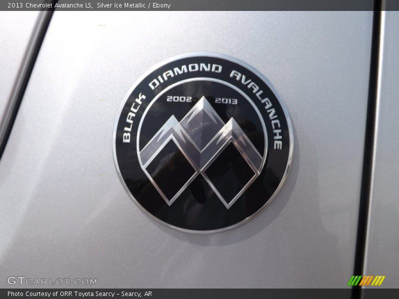 Silver Ice Metallic / Ebony 2013 Chevrolet Avalanche LS