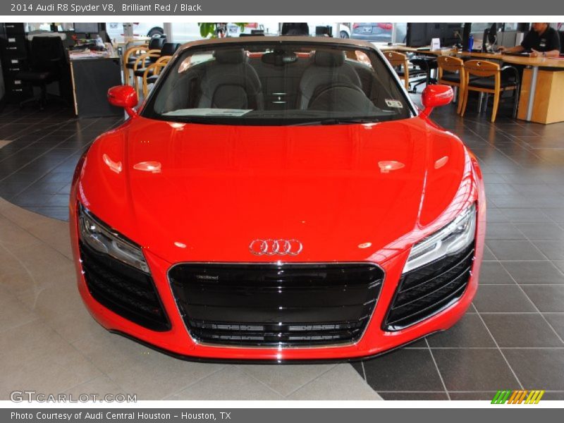  2014 R8 Spyder V8 Brilliant Red
