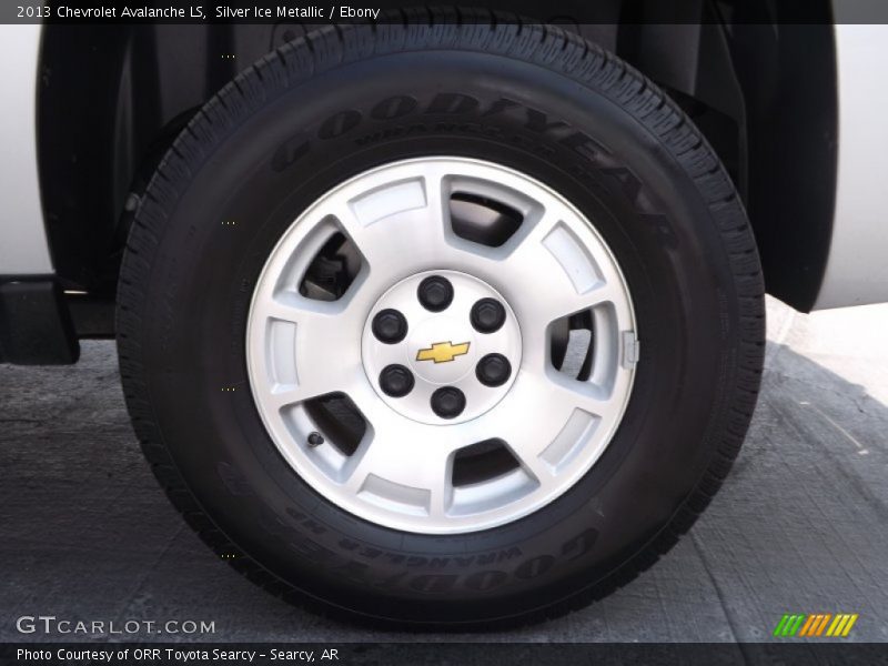 Silver Ice Metallic / Ebony 2013 Chevrolet Avalanche LS