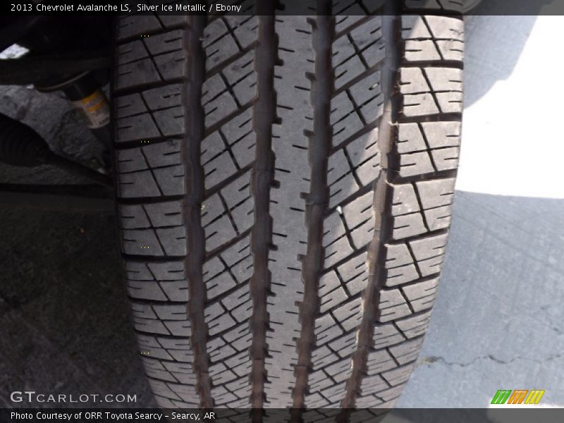Silver Ice Metallic / Ebony 2013 Chevrolet Avalanche LS