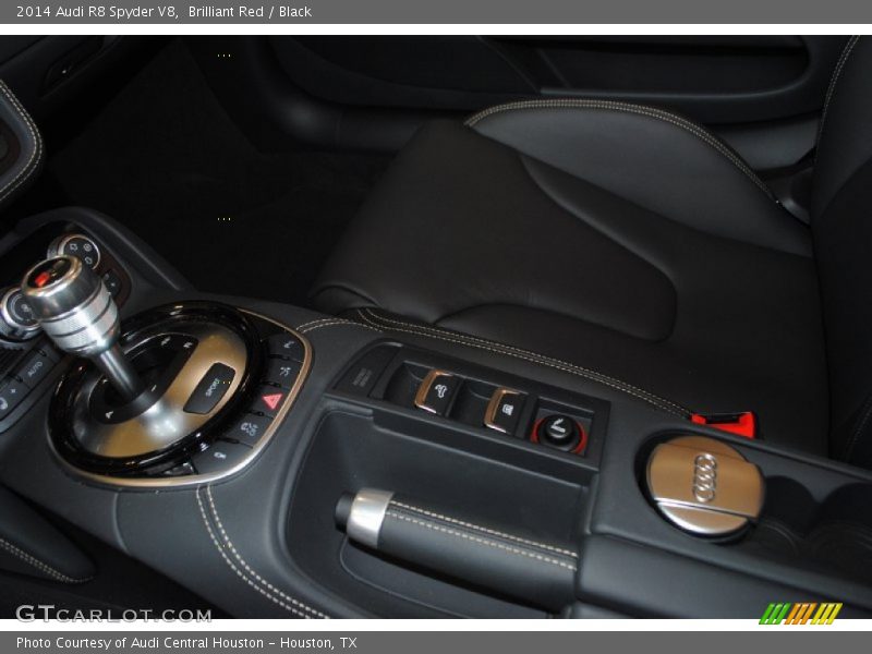 Controls of 2014 R8 Spyder V8