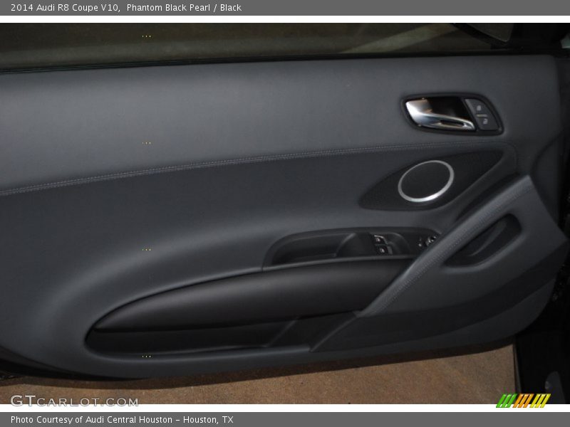 Door Panel of 2014 R8 Coupe V10