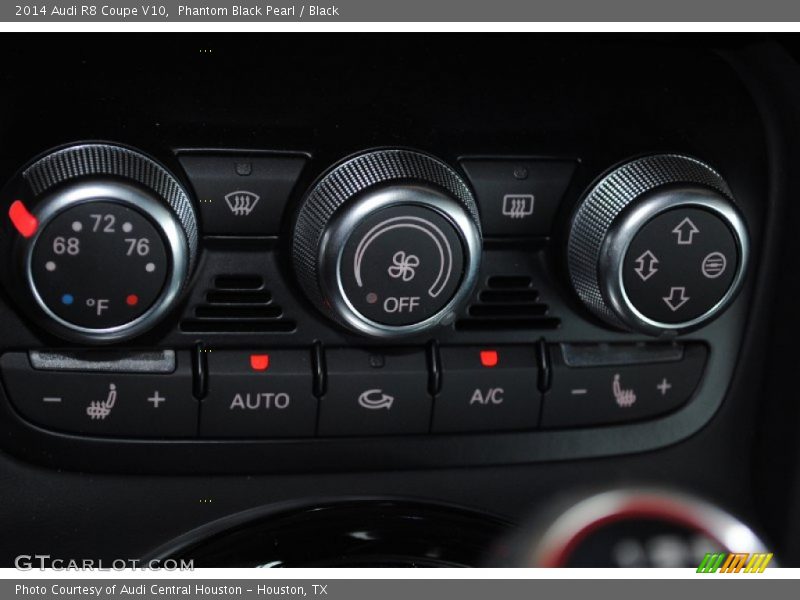 Controls of 2014 R8 Coupe V10