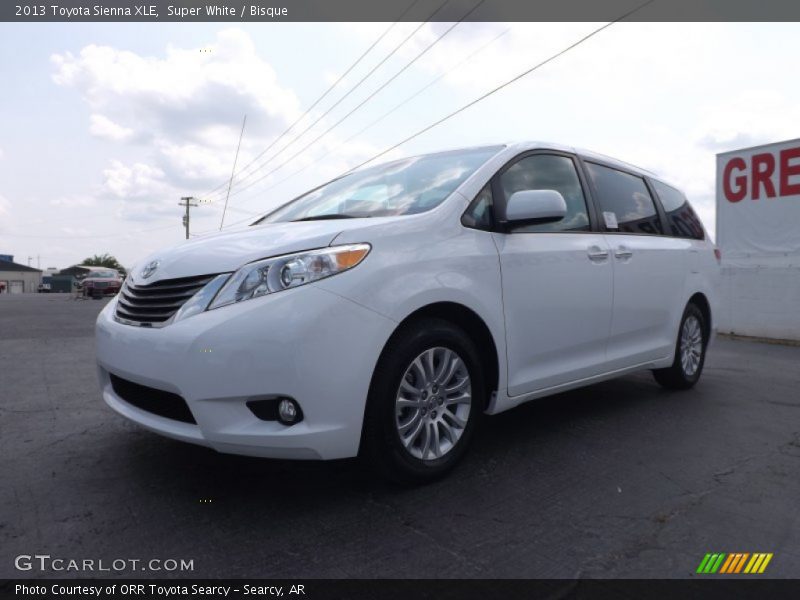 Super White / Bisque 2013 Toyota Sienna XLE