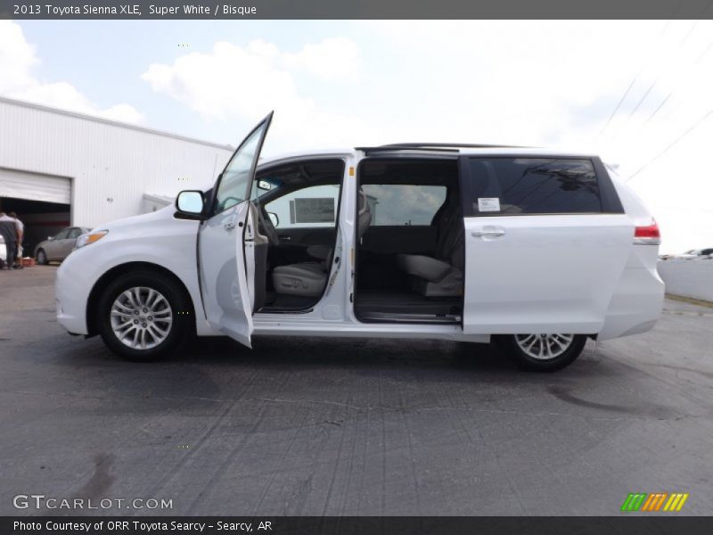 Super White / Bisque 2013 Toyota Sienna XLE