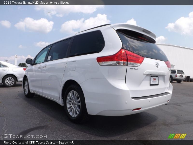 Super White / Bisque 2013 Toyota Sienna XLE