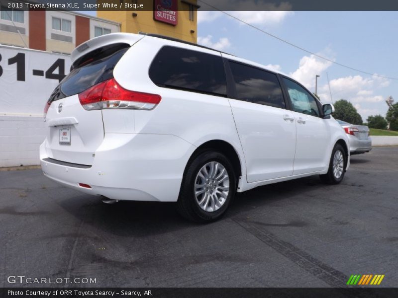 Super White / Bisque 2013 Toyota Sienna XLE