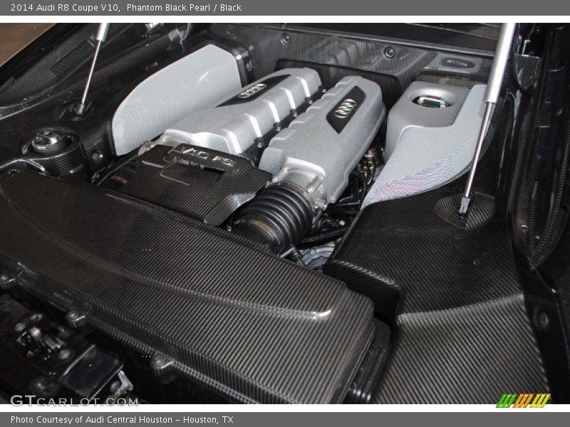  2014 R8 Coupe V10 Engine - 5.2 Liter FSI DOHC 40-Valve VVT V10