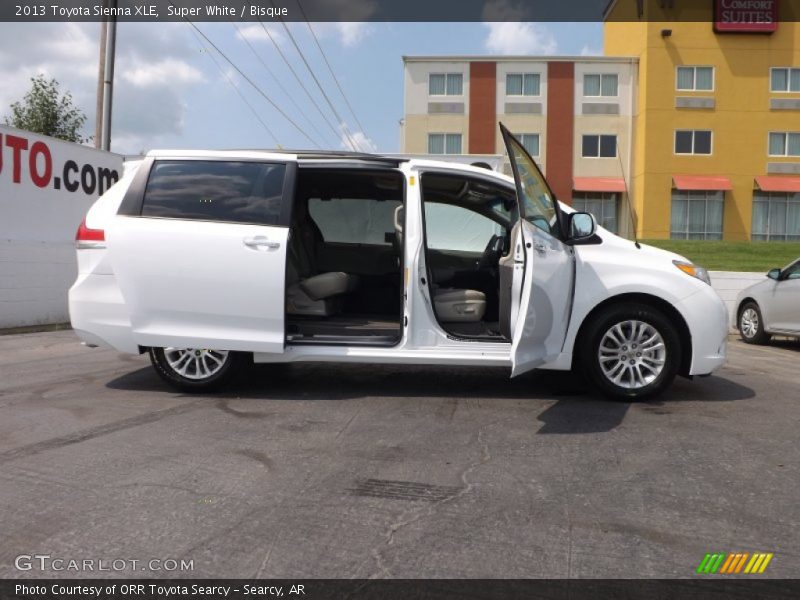Super White / Bisque 2013 Toyota Sienna XLE