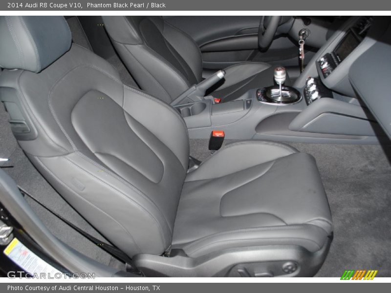 Front Seat of 2014 R8 Coupe V10
