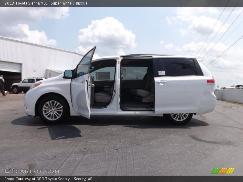 Super White / Bisque 2013 Toyota Sienna XLE
