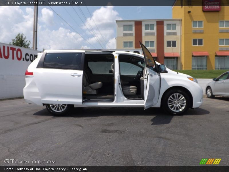 Super White / Bisque 2013 Toyota Sienna XLE