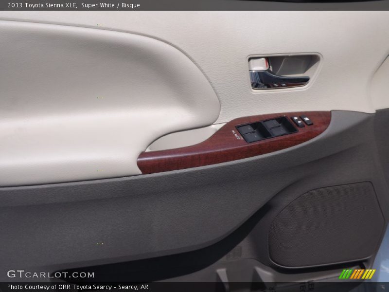 Super White / Bisque 2013 Toyota Sienna XLE