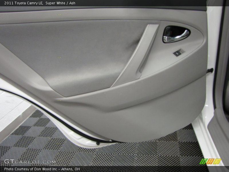 Super White / Ash 2011 Toyota Camry LE