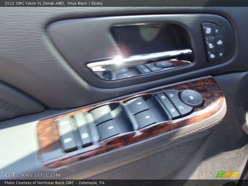 Onyx Black / Ebony 2013 GMC Yukon XL Denali AWD