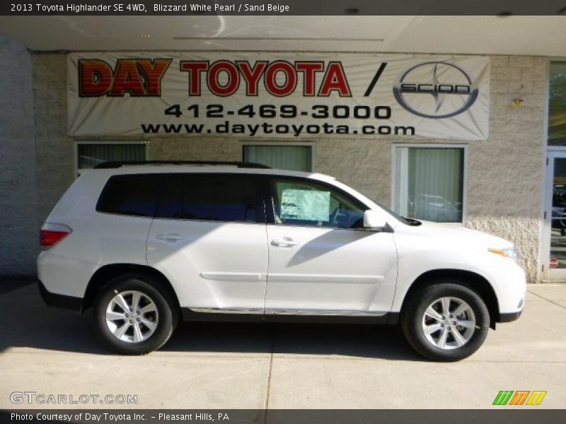 Blizzard White Pearl / Sand Beige 2013 Toyota Highlander SE 4WD