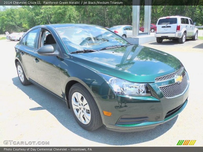 Front 3/4 View of 2014 Cruze LS