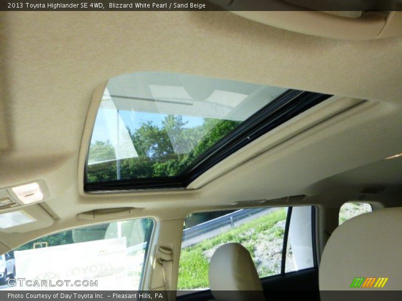 Blizzard White Pearl / Sand Beige 2013 Toyota Highlander SE 4WD