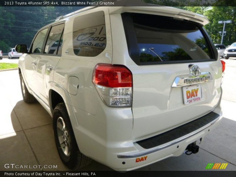 Blizzard White Pearl / Graphite 2013 Toyota 4Runner SR5 4x4