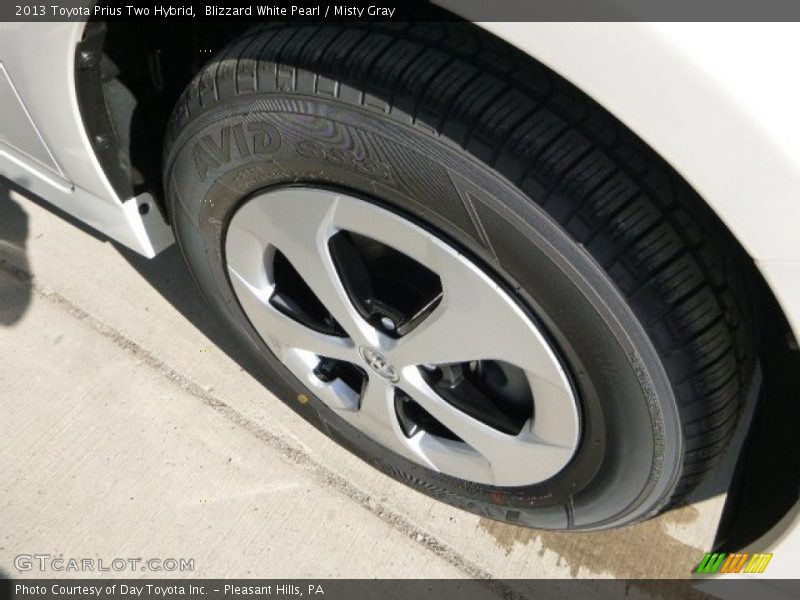 Blizzard White Pearl / Misty Gray 2013 Toyota Prius Two Hybrid