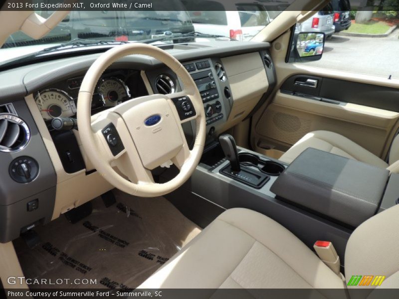 Oxford White / Camel 2013 Ford Expedition XLT