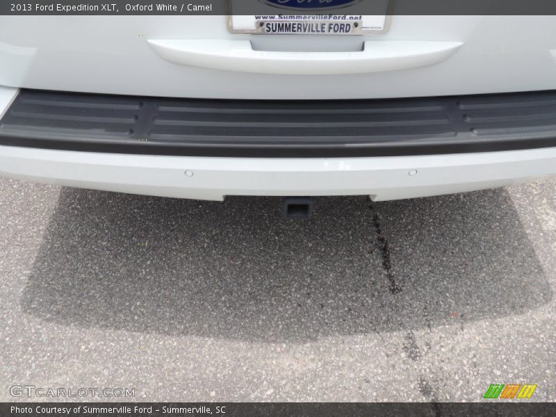 Oxford White / Camel 2013 Ford Expedition XLT