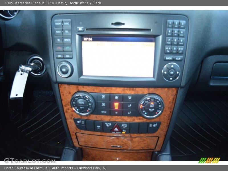 Arctic White / Black 2009 Mercedes-Benz ML 350 4Matic