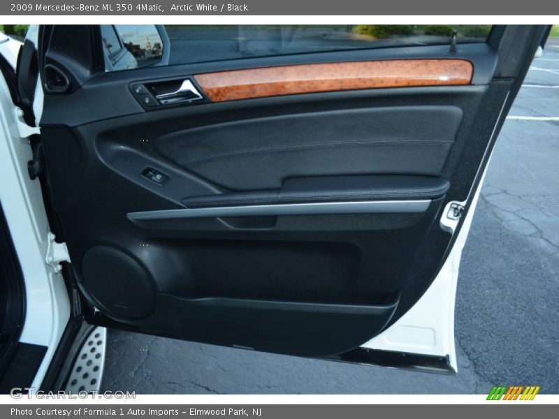 Arctic White / Black 2009 Mercedes-Benz ML 350 4Matic