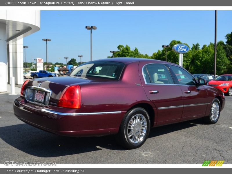 Dark Cherry Metallic / Light Camel 2006 Lincoln Town Car Signature Limited