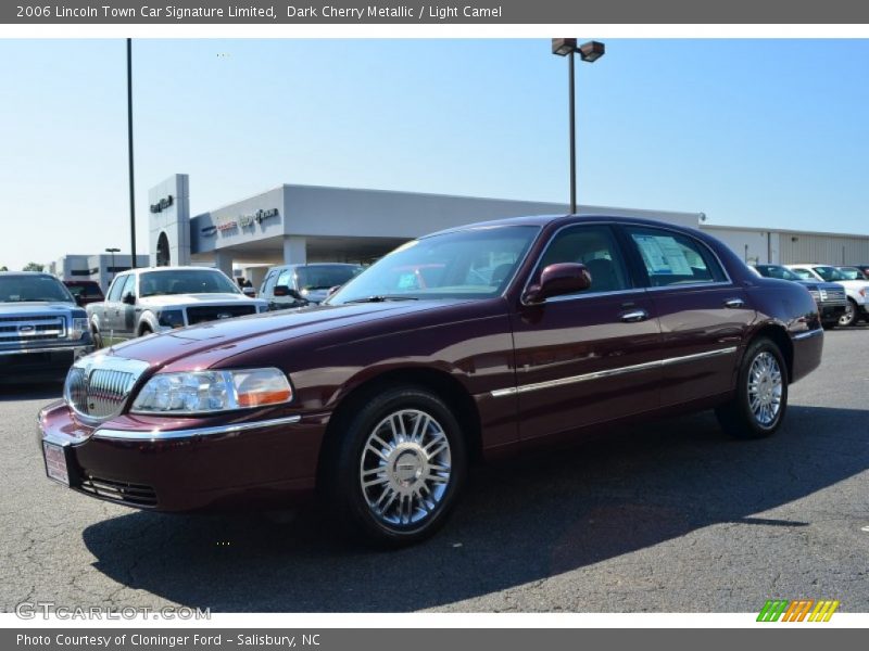 Dark Cherry Metallic / Light Camel 2006 Lincoln Town Car Signature Limited