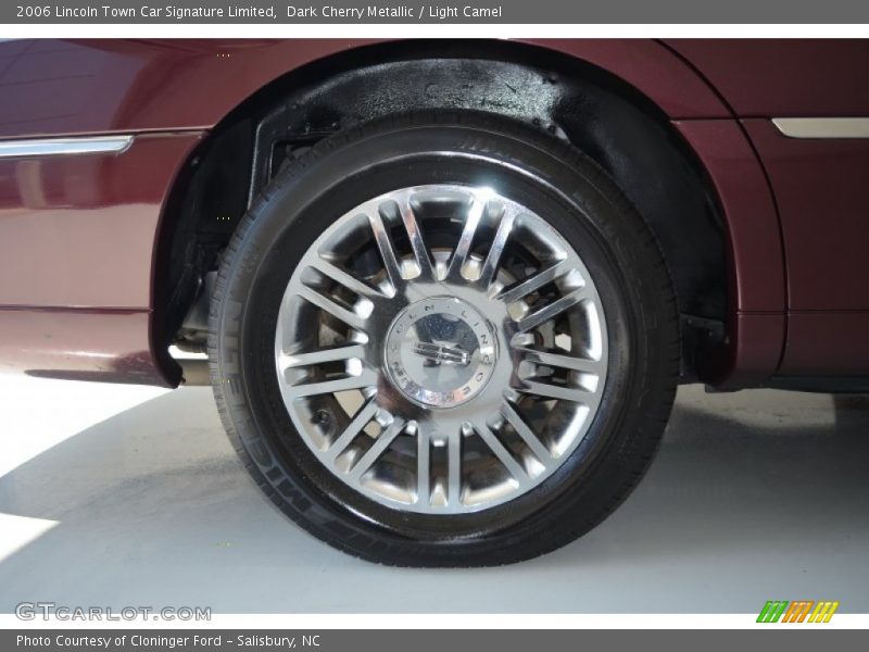 Dark Cherry Metallic / Light Camel 2006 Lincoln Town Car Signature Limited