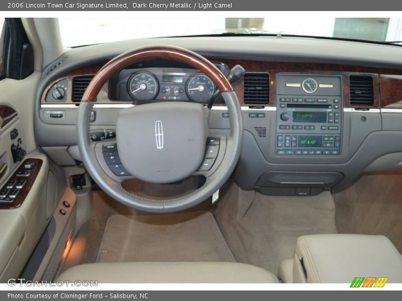 Dark Cherry Metallic / Light Camel 2006 Lincoln Town Car Signature Limited