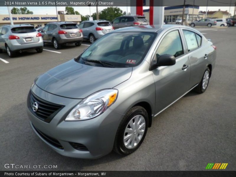 Front 3/4 View of 2014 Versa 1.6 S Plus Sedan