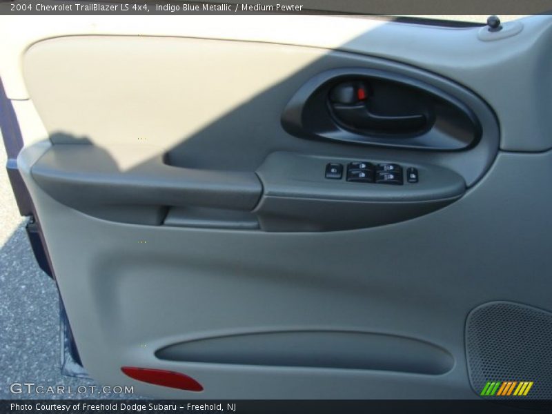Indigo Blue Metallic / Medium Pewter 2004 Chevrolet TrailBlazer LS 4x4