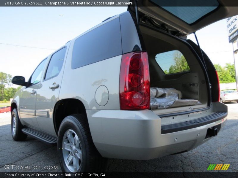 Champagne Silver Metallic / Cocoa/Light Cashmere 2013 GMC Yukon SLE