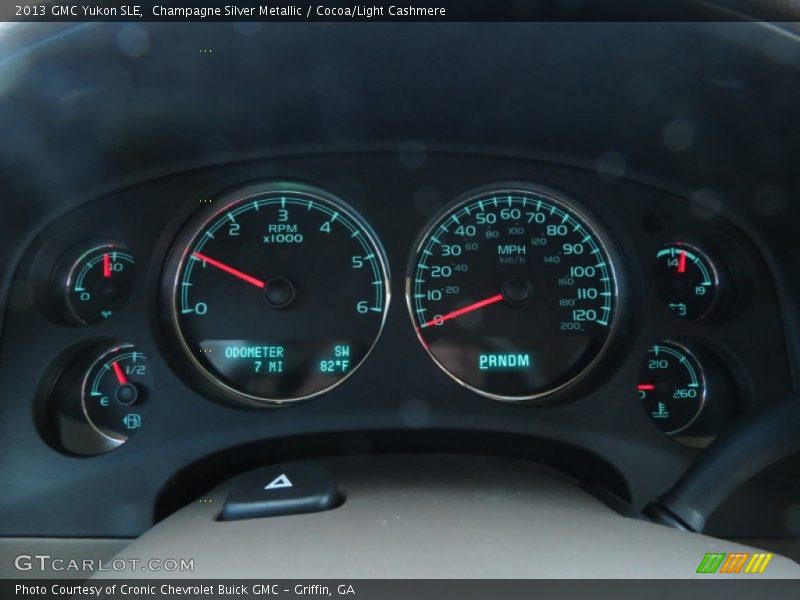 Champagne Silver Metallic / Cocoa/Light Cashmere 2013 GMC Yukon SLE