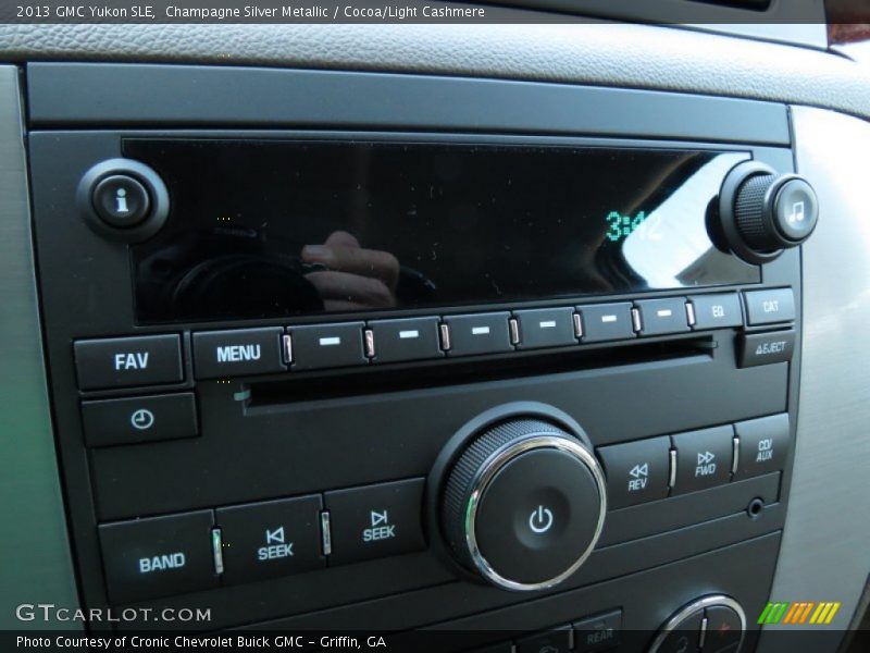 Champagne Silver Metallic / Cocoa/Light Cashmere 2013 GMC Yukon SLE