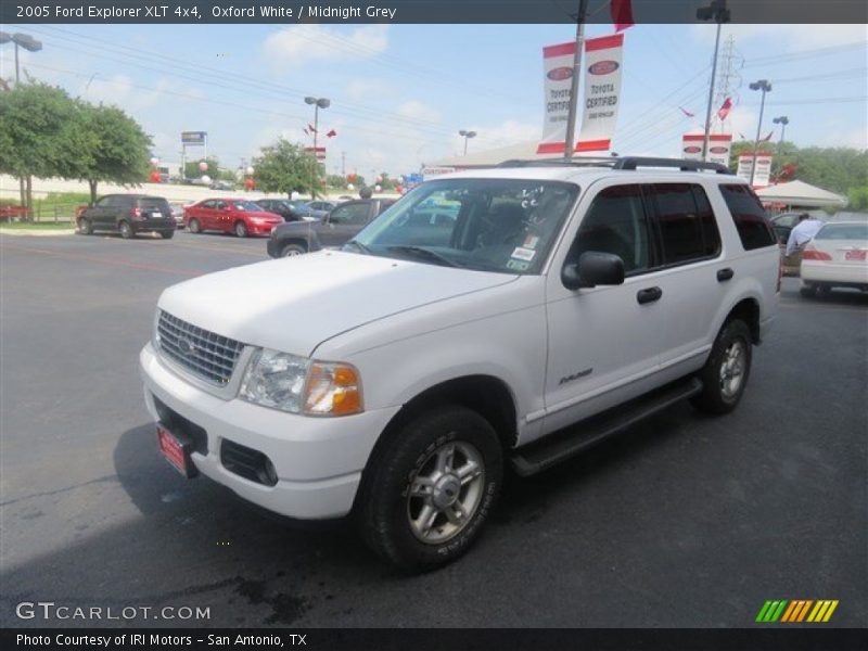 Oxford White / Midnight Grey 2005 Ford Explorer XLT 4x4