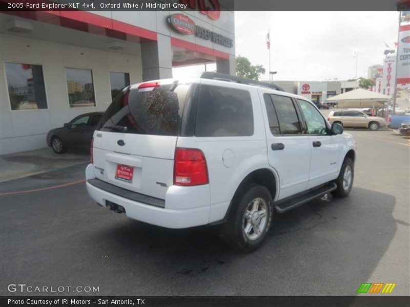 Oxford White / Midnight Grey 2005 Ford Explorer XLT 4x4